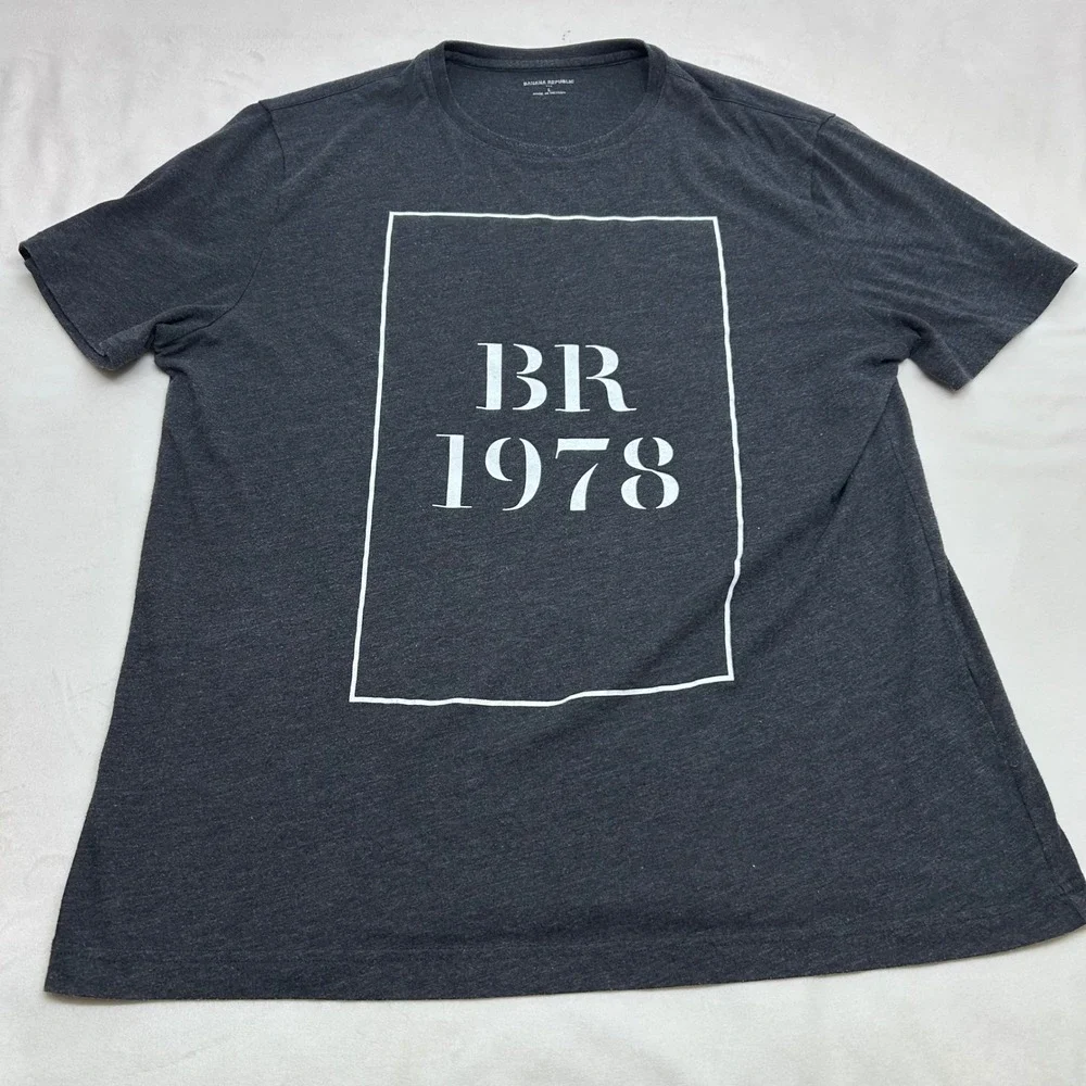 Banana Republic Mens BR 1978 Graphic T-Shirt Gray Heather Crew Neck Large 0449
